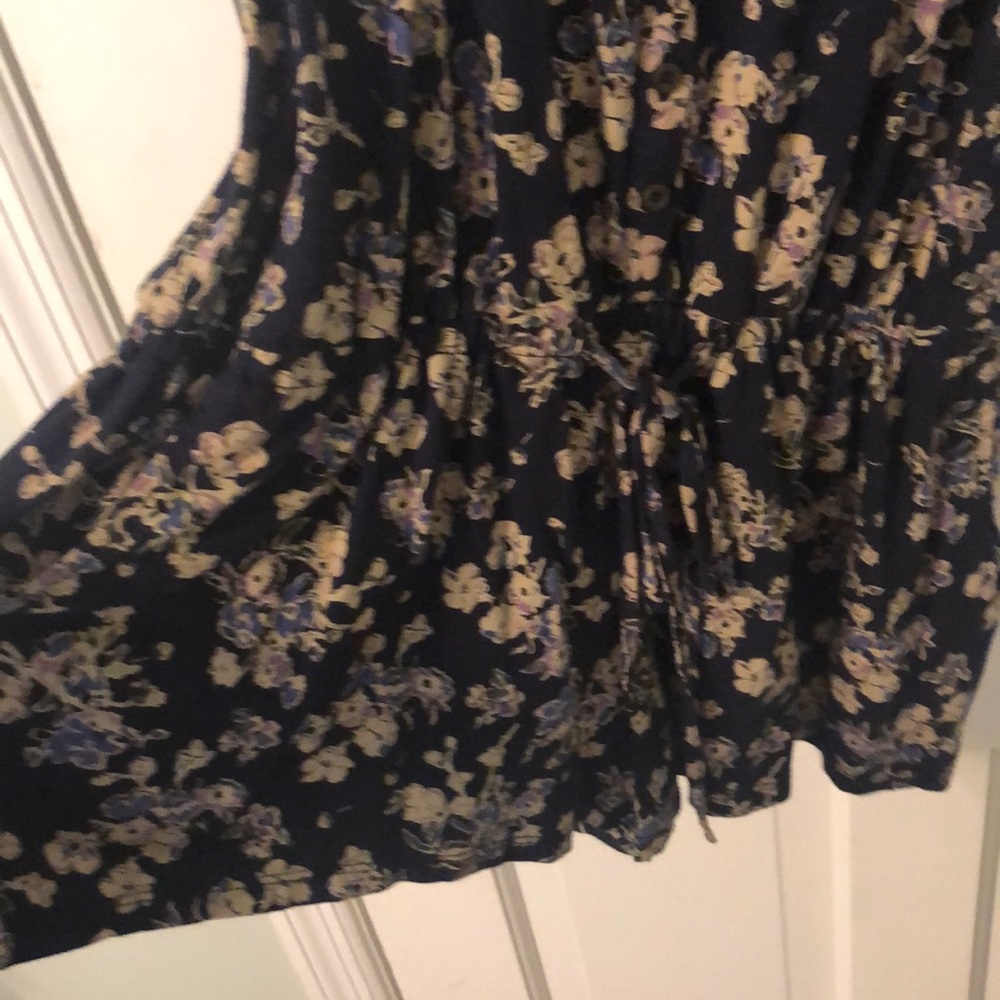 BLUE FLOWER ROMPER - Picture 3 of 6